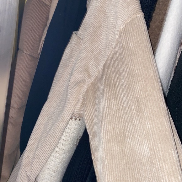 Pink flannel/cardigan - Picture 4 of 4